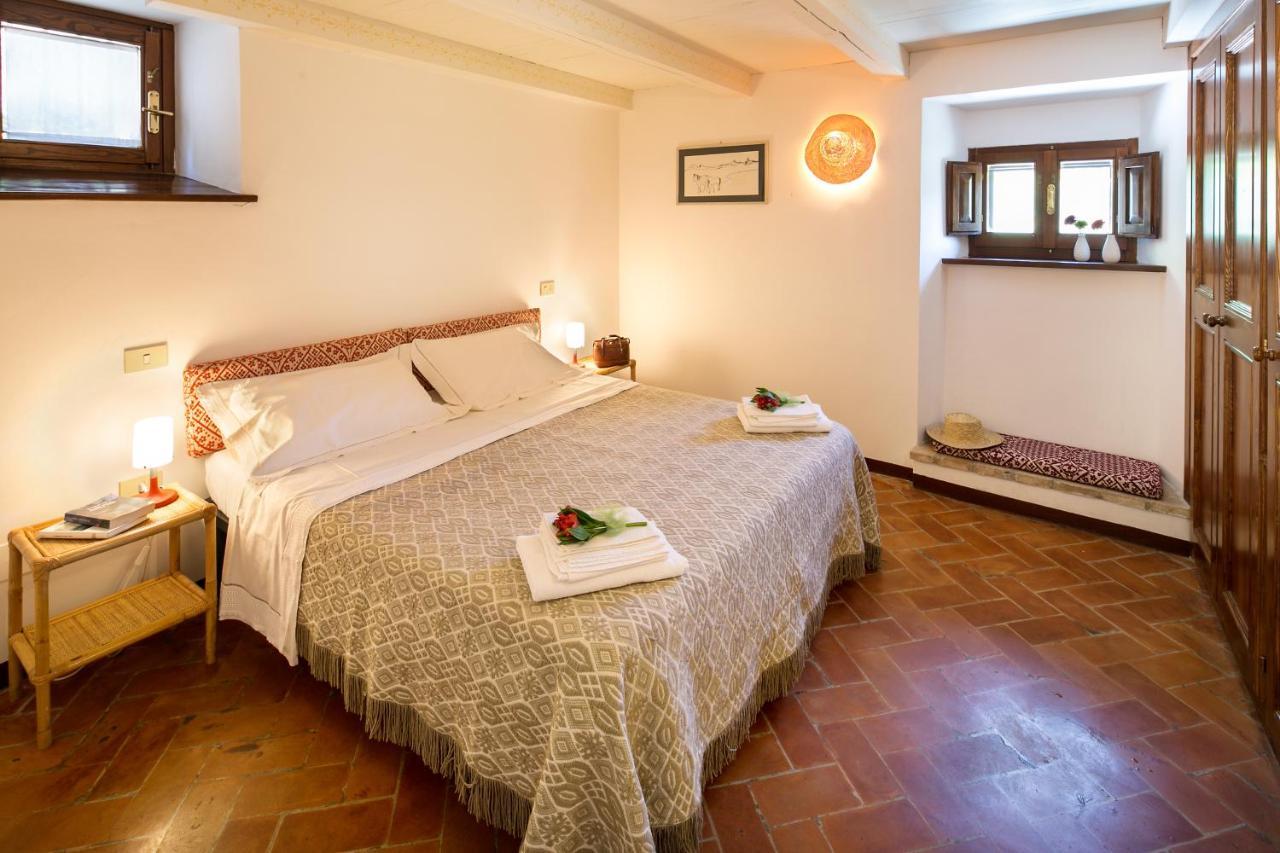 Residence Menotre Rasiglia Room photo