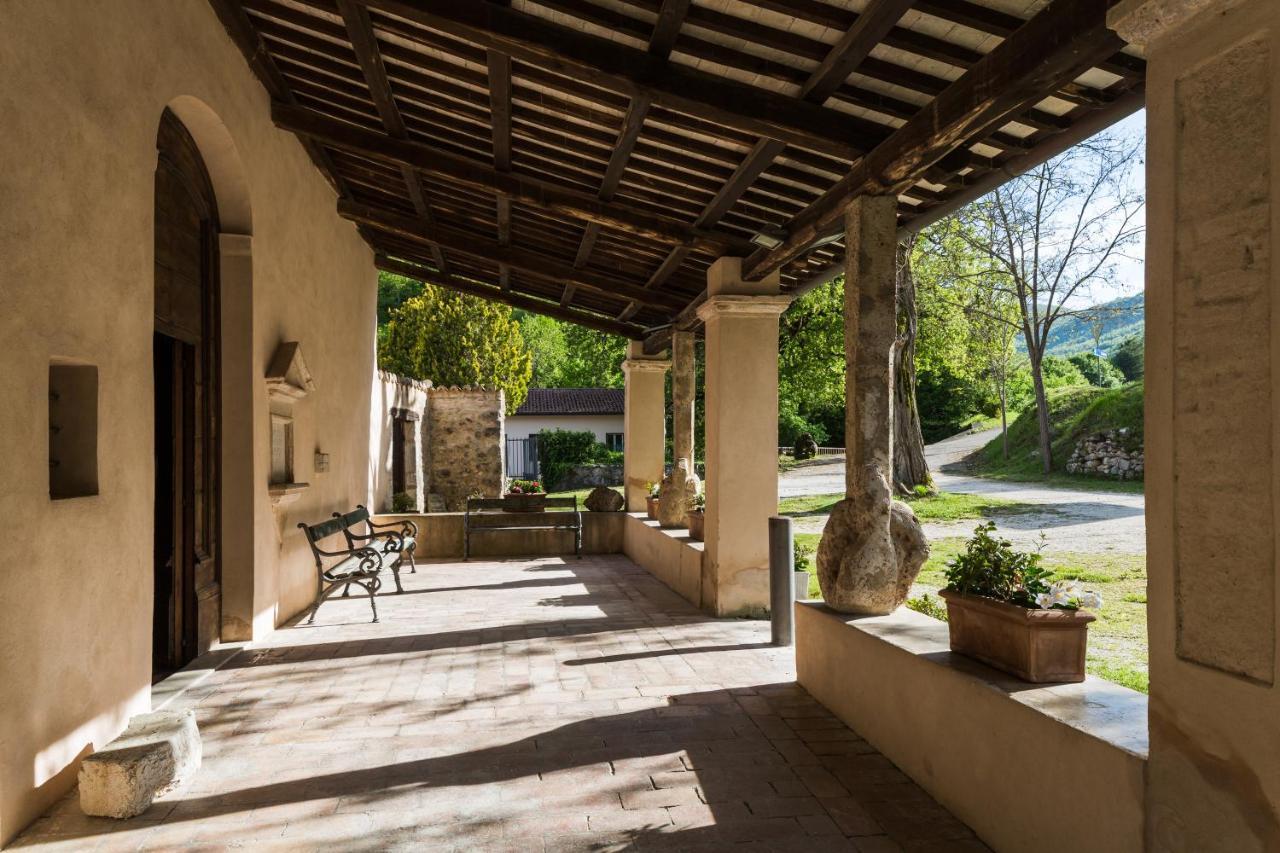 Residence Menotre Rasiglia Exterior photo