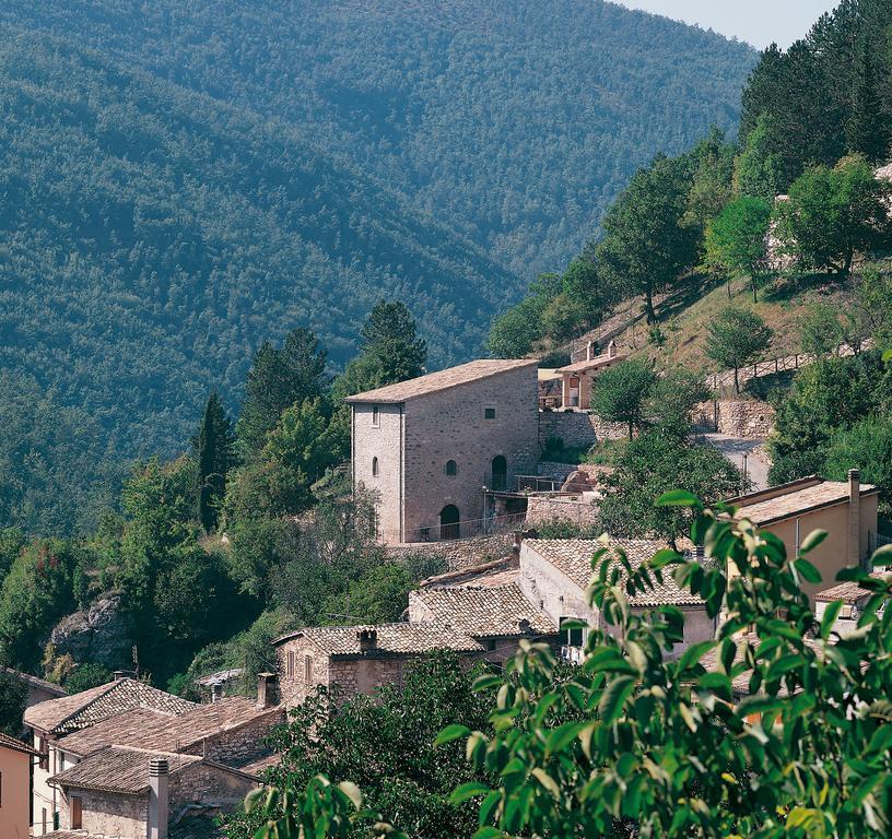 Residence Menotre Rasiglia Exterior photo