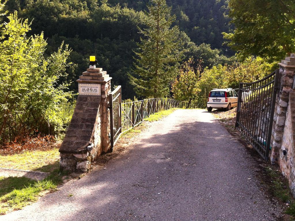 Residence Menotre Rasiglia Exterior photo