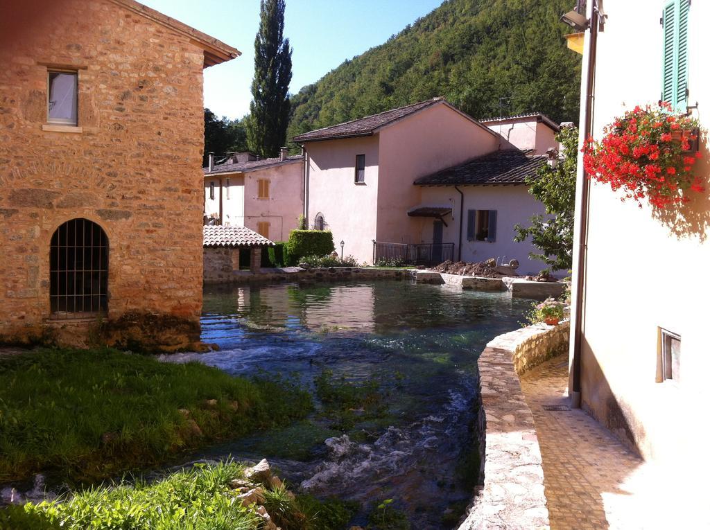 Residence Menotre Rasiglia Exterior photo
