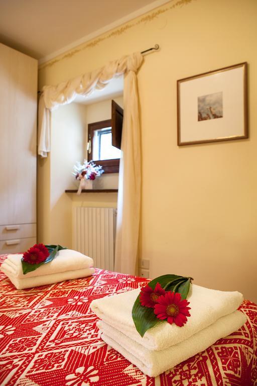 Residence Menotre Rasiglia Room photo
